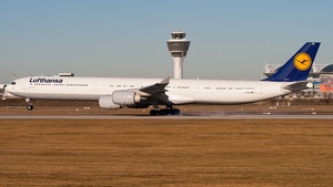 Photo of D-AIHZ - Airbus A340-642 operated by Lufthansa