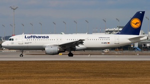 Photo of D-AIPX - Airbus A320-211 operated by Lufthansa