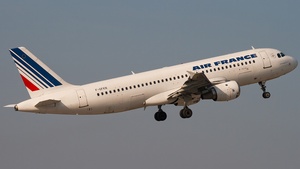 Photo of F-GFKN - Airbus A320-211 operated by Air France