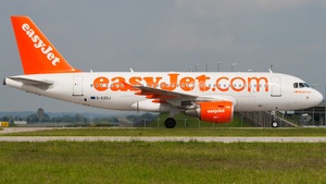 Photo of G-EZDJ - Airbus A319-111 operated by easyJet
