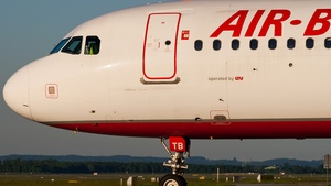 Photo of D-ALTB - Airbus A320-214 operated by Air Berlin (opb LTU International Airways)