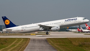 Photo of D-AIDA - Airbus A321-231 operated by Lufthansa