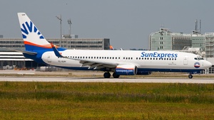 Photo of TC-SUH - Boeing 737-8CX operated by SunExpress