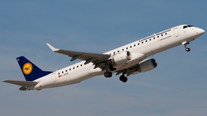 Photo of D-AEBB - Embraer ERJ-195LR operated by Lufthansa CityLine