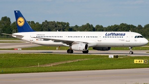 Photo of D-AIRL - Airbus A321-131 operated by Lufthansa