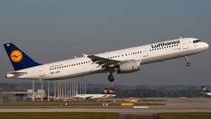 Photo of D-AIRS - Airbus A321-131 operated by Lufthansa