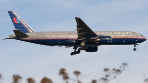 Photo of N784UA - Boeing 777-222(ER) operated by United Airlines