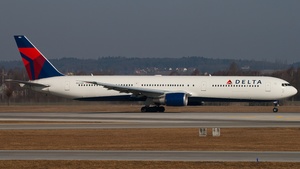 Photo of N826MH - Boeing 767-432(ER) operated by Delta Air Lines
