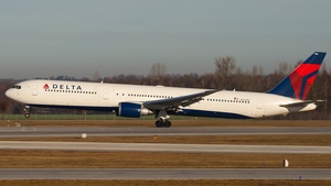 Photo of N828MH - Boeing 767-432(ER) operated by Delta Air Lines
