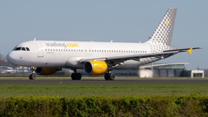 Photo of EC-KDT - Airbus A320-216 operated by Vueling