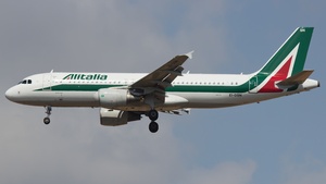 Photo of EI-DSN - Airbus A320-216 operated by Alitalia