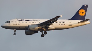 Photo of D-AKNG - Airbus A319-112 operated by Lufthansa