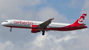 Photo of D-ALSD - Airbus A321-211 operated by Air Berlin