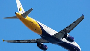 Photo of G-OZBL - Airbus A321-231 operated by Monarch Airlines