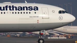 Photo of D-AIHR - Airbus A340-642 operated by Lufthansa