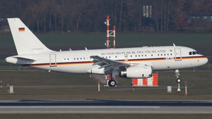 Photo of 15+01 - Airbus A319-133(CJ) operated by German Air Force