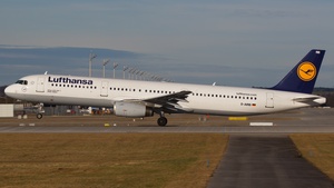 Photo of D-AIRB - Airbus A321-131 operated by Lufthansa