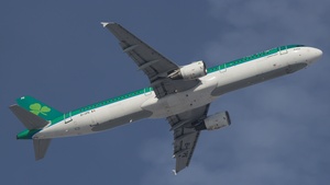 Photo of EI-CPE - Airbus A321-211 operated by Aer Lingus