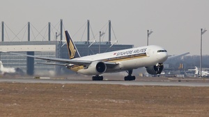 Photo of 9V-SWE - Boeing 777-312(ER) operated by Singapore Airlines