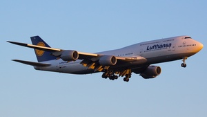 Photo of D-ABYA - Boeing 747-830 operated by Lufthansa