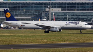 Photo of D-AIRC - Airbus A321-131 operated by Lufthansa