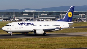 Photo of D-ABEW - Boeing 737-330 operated by Lufthansa