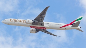 Photo of A6-EBR - Boeing 777-31H(ER) operated by Emirates