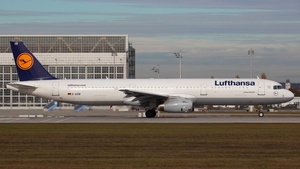 Photo of D-AIDB - Airbus A321-231 operated by Lufthansa
