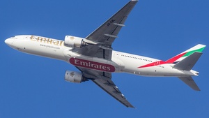 Photo of A6-EML - Boeing 777-21H(ER) operated by Emirates