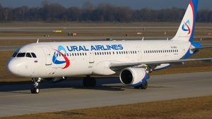 Photo of VQ-BKH - Airbus A321-211 operated by Ural Airlines