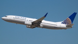 Photo of N27213 - Boeing 737-824 operated by United Airlines