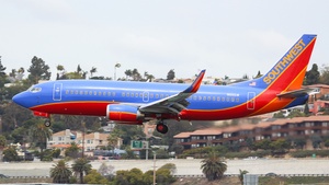 Photo of N611SW - Boeing 737-3H4 operated by Southwest Airlines