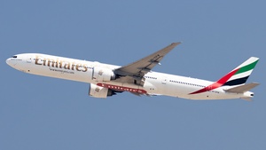 Photo of A6-EPW - Boeing 777-31H(ER) operated by Emirates