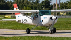 Photo of D-EDMJ - Cessna 152 operated by Air Munich Aviation - Flugschule Jesenwang
