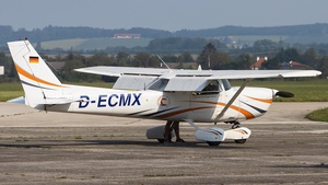 Photo of D-ECMX - Reims-Cessna F150M operated by flylinz