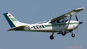 Photo of D-EEHR - Cessna 182P Skylane operated by Private