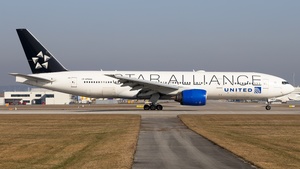 Photo of N794UA - Boeing 777-222(ER) operated by United Airlines