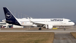 Photo of D-AIUH - Airbus A320-214 operated by Lufthansa