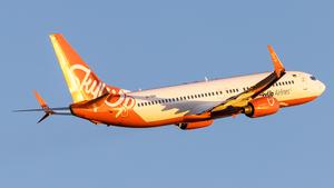 Boeing 737-86Q