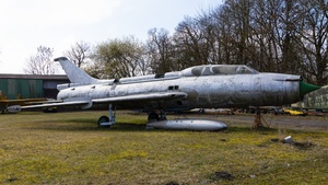 Photo of 07 - Sukhoi Su-7U Moujik operated by Soviet Air Forces