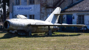 Photo of 25 - Mikoyan-Gurevich MiG-17 Fresco-A operated by Soviet Air Forces