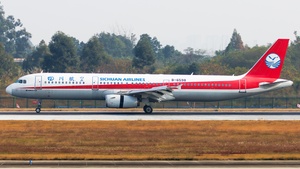 Photo of B-6598 - Airbus A321-231 operated by Sichuan Airlines