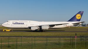Boeing 747-830