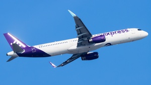 Photo of B-LEL - Airbus A321-231 operated by Hong Kong Express