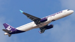 Photo of B-LEF - Airbus A321-231 operated by Hong Kong Express