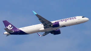 Photo of B-KKH - Airbus A321-251NX operated by Hong Kong Express