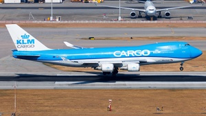 Photo with serial 33695 - Boeing 747-406F(ER)