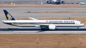Photo of 9V-SCG - Boeing 787-10 Dreamliner operated by Singapore Airlines