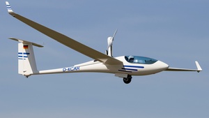 Photo of D-KCAH - Schleicher ASH 26E operated by Private