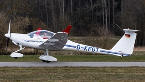 Photo of D-KFGT - Diamond HK36TTC Super Dimona operated by Fliegergruppe Traunstein
